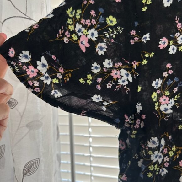SO Brand Floral Blouse, NWOT Size XS - Picture 2 of 4